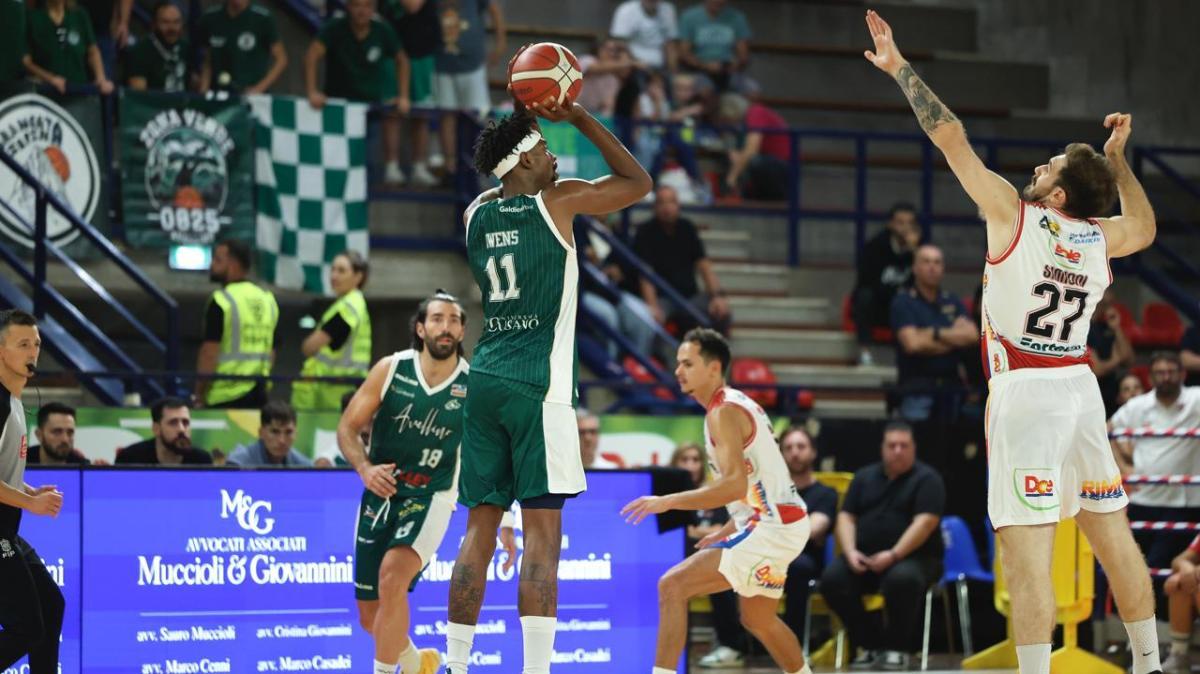 L'Avellino Basket viola Rimini grazie a una tripla di Mollura