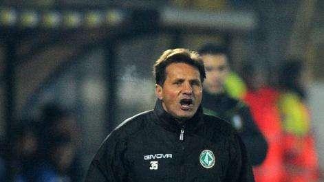 Doppio Giannone, Corado fallisce il tris: la Casertana batte l'Avellino (2-0)