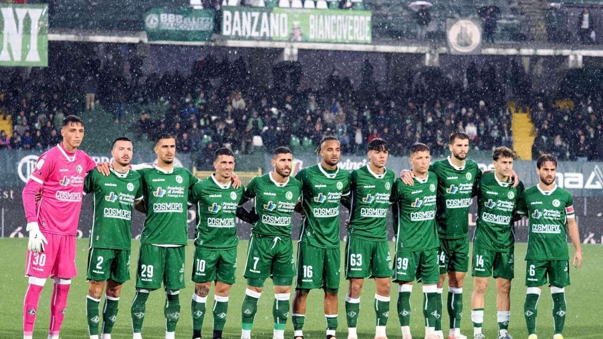 Una vigilia di campionato anomala per l'Avellino: il silenzio avvolge i tanti dubbi di formazione