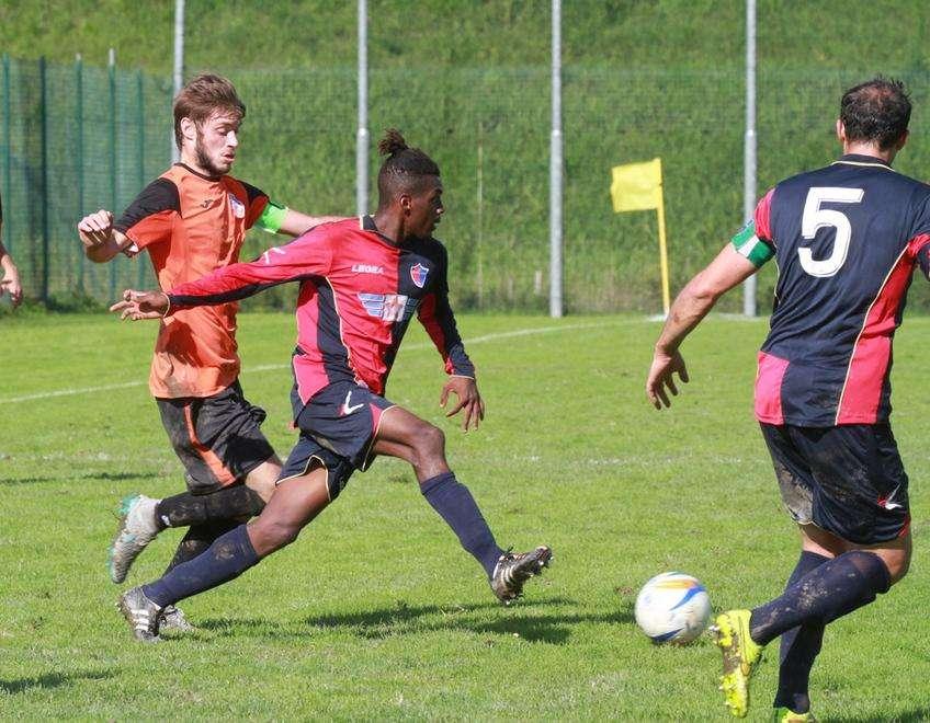 Promozione - Cade per la prima volta il Grotta, Lioni che impresa, F.C. corsara