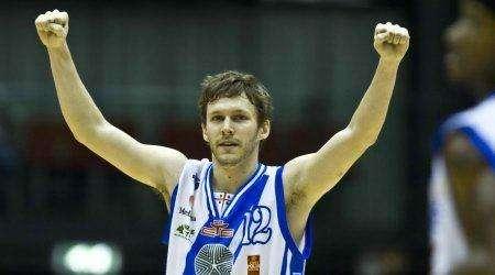 Milano vince e va in finale, Travis Diener lascia il basket 