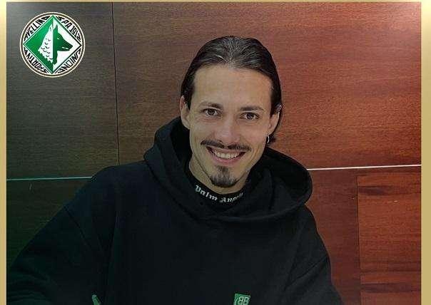 UFFICIALE - D'Angelo torna all'Avellino a titolo definitivo: i dettagli dell'accordo