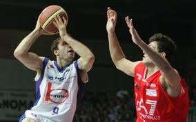 Serie A, nell'altro anticipo vittoria di Siena su Cantù