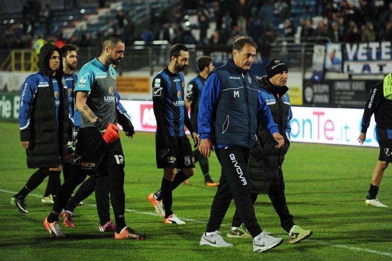 Latina, la nuova proprietà chiama a raccolta i tifosi: Curva a 5 euro