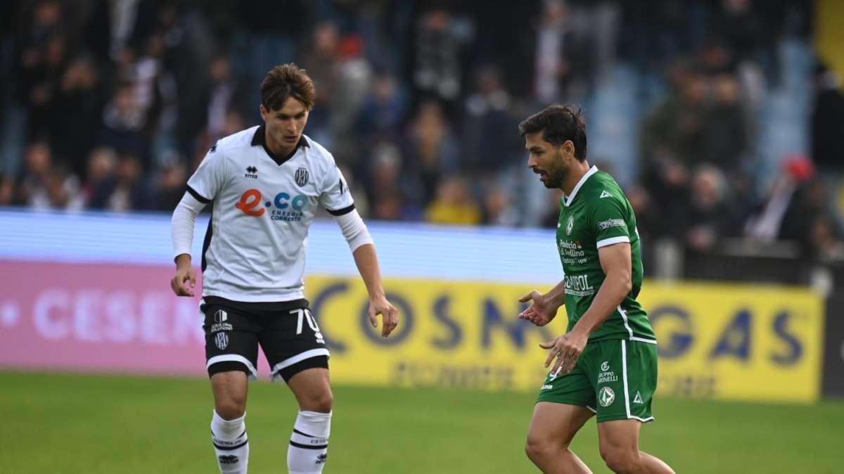 Giudice sportivo, Sounas salta la Juve Stabia. Due sanzionati tra le fila stabiesi
