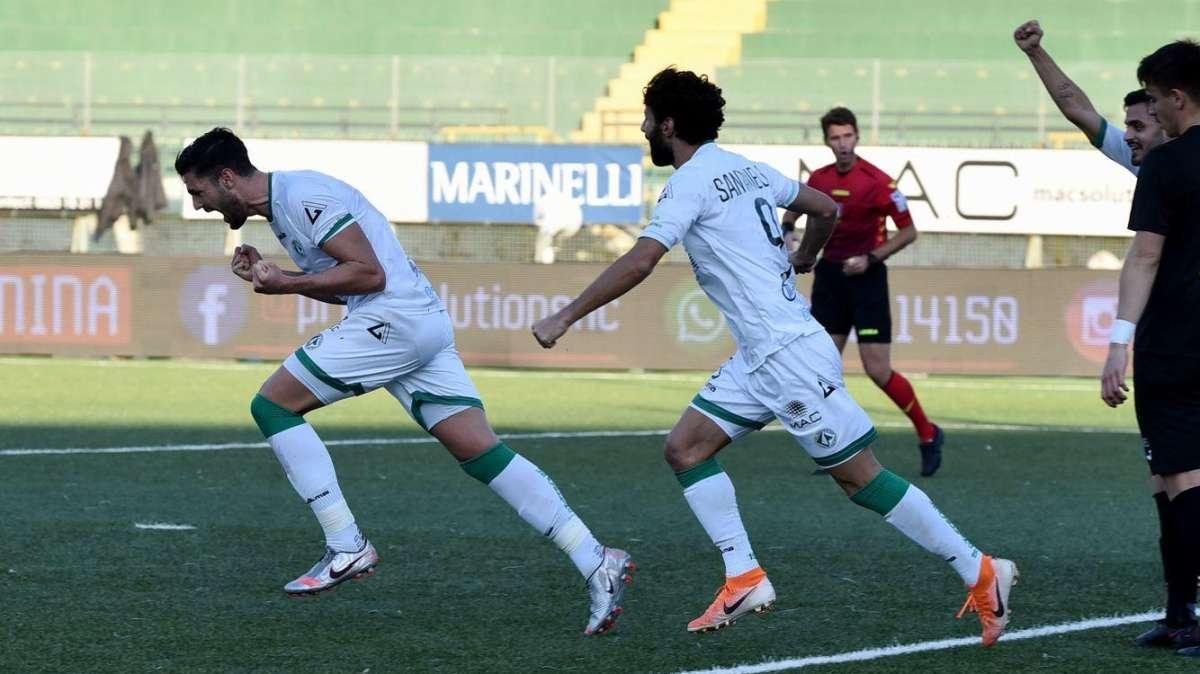 Dossena: "Una gara da uomini veri. Siamo felici. Grazie anche ai tifosi. Li aspettiamo in massa in semifinale"