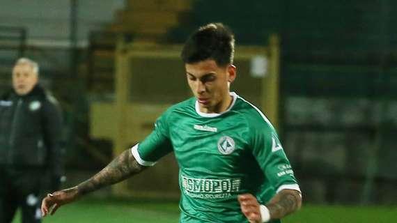 Avellino, battibecco tra Illanes e un tifoso. Taurino calma il difensore
