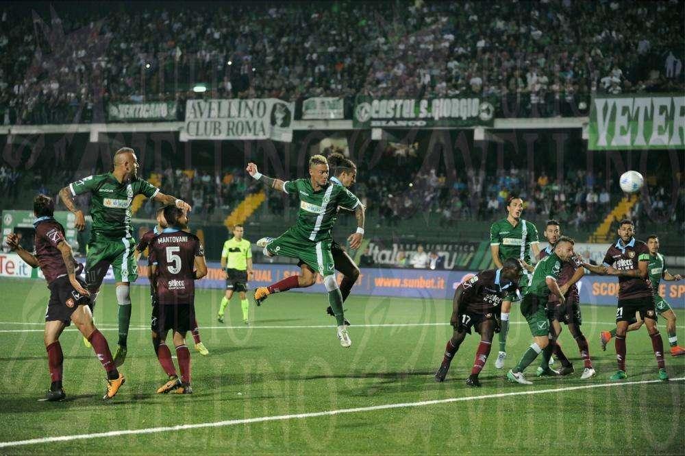 L'Avellino impatta sui legni, il Pescara vince in rimonta (2-1)