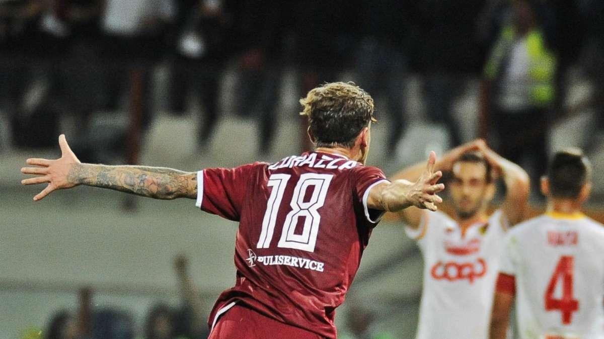 Il Palermo su Kanoute, l'Avellino pronto a rilanciare per Corazza. Sfuma un portiere obiettivo dei lupi