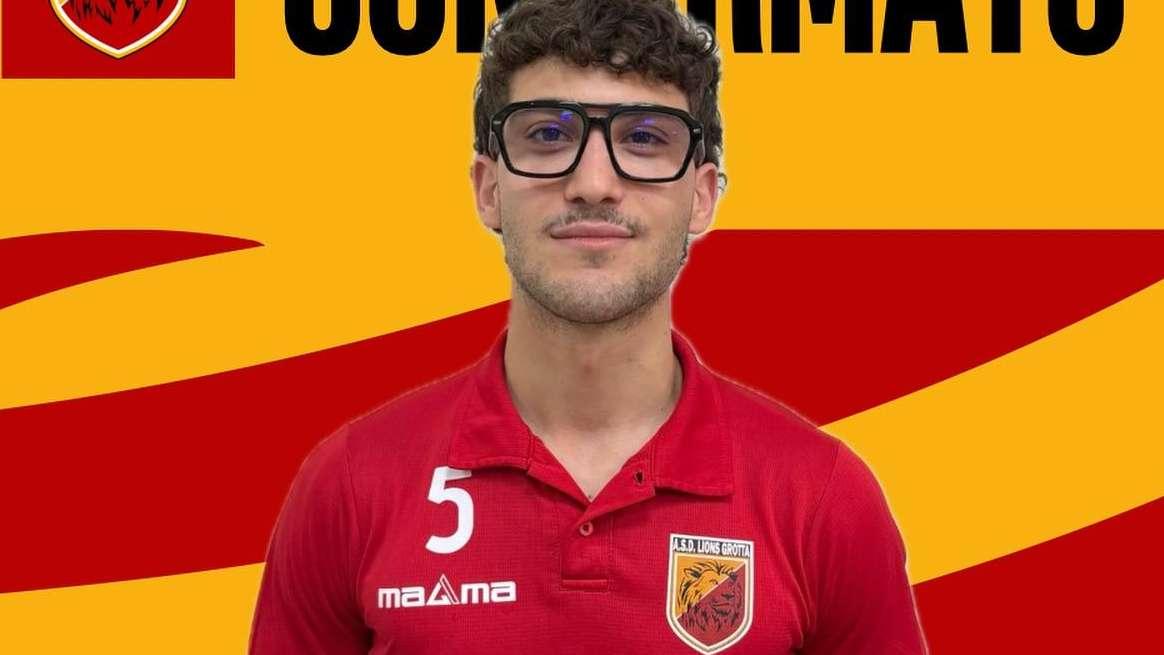 Lions Grotta, il difensore Napolitano resta giallorosso 