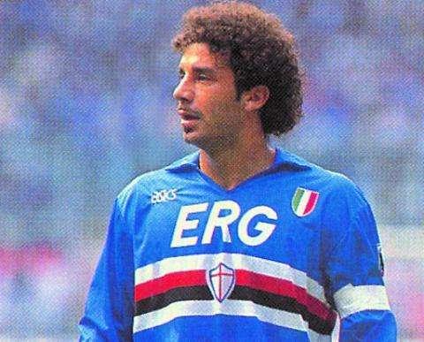E' morto Gianluca Vialli: l'ex calciatore stroncato da un brutto male. Il suo primo gol in Serie A contro l'Avellino nel 1984. Il video