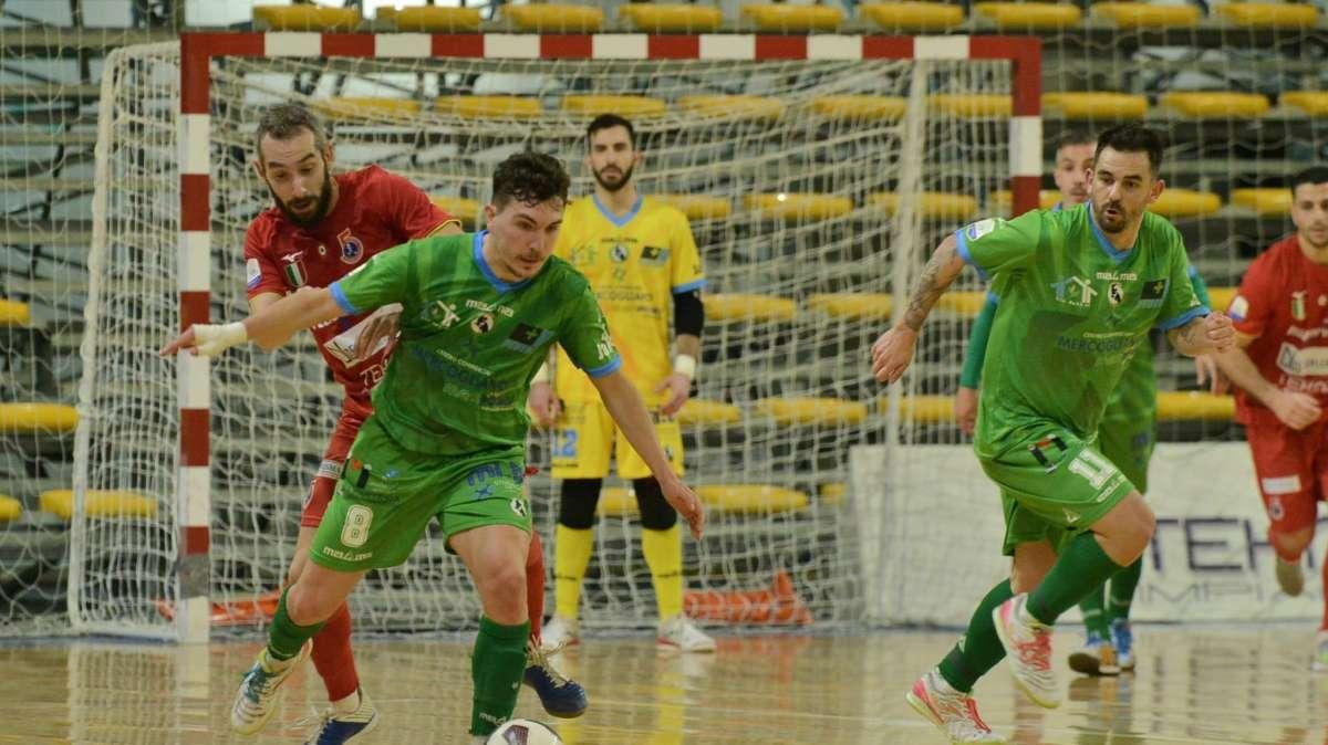 Colpaccio Sandro Abate: vittoria per 2-1 in casa dei campioni d'Italia dell'ItalService Pesaro