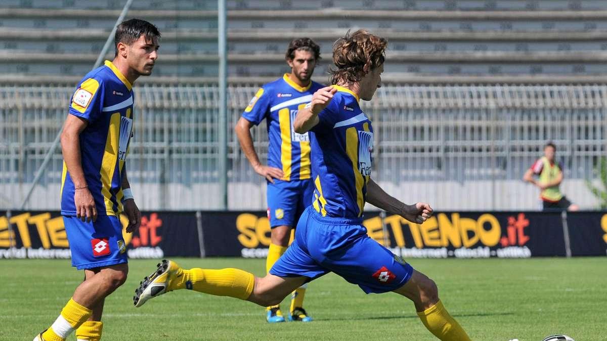 ATAHOTEL - Anche la Salernitana su Caccavallo