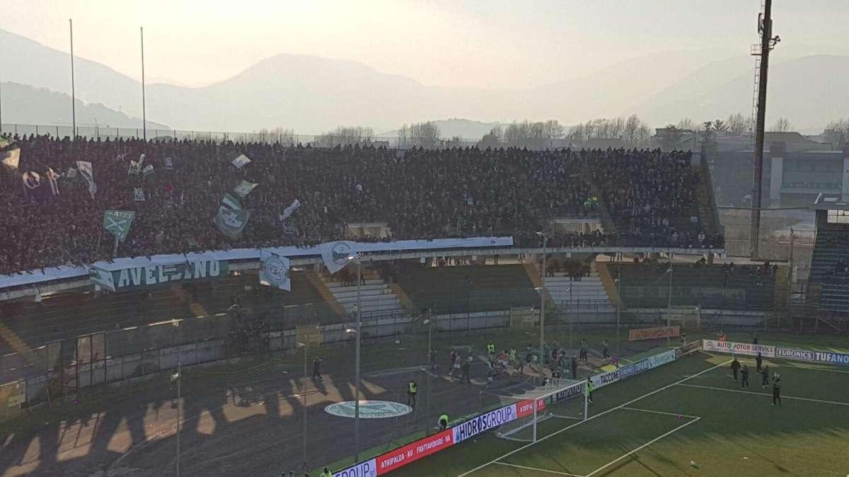 L'analisi - Avellino famelico nel primo tempo, poi le scelte dei due allenatori indirizzano il match