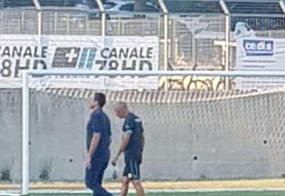 Foto notizia: lunga chiacchierata De Vito-Taurino. Novità sul mercato?