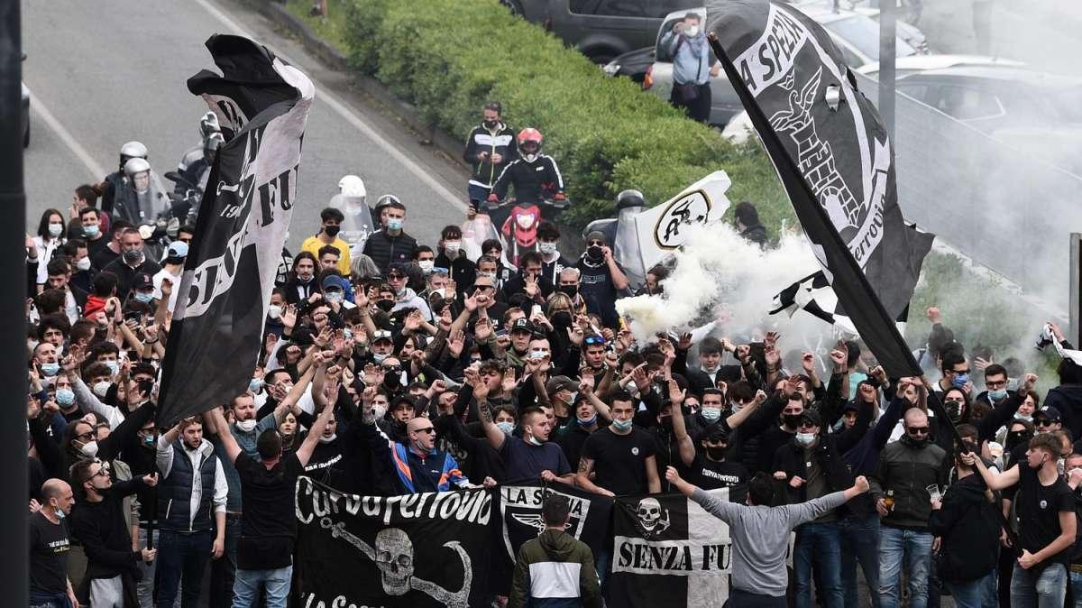 Playoff Serie B, lo Spezia è l'altra finalista: affronterà la Cremonese, eliminato il Catanzaro