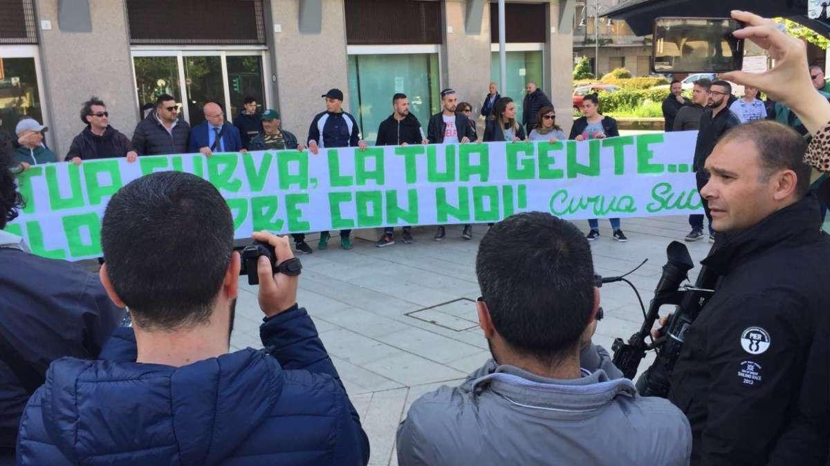 In tanti nel giorno dell'addio a Paolo Pagliuca
