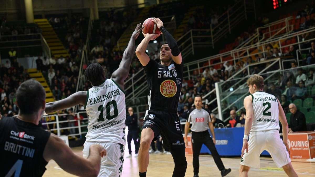 Avellino Basket, domani sfida contro Livorno dell'ex Filloy 