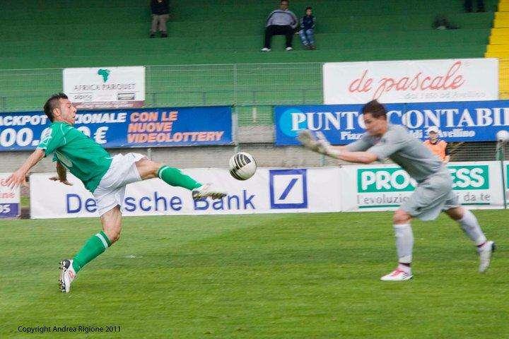 Tegola sull'Avellino, De Angelis fermo 15 giorni