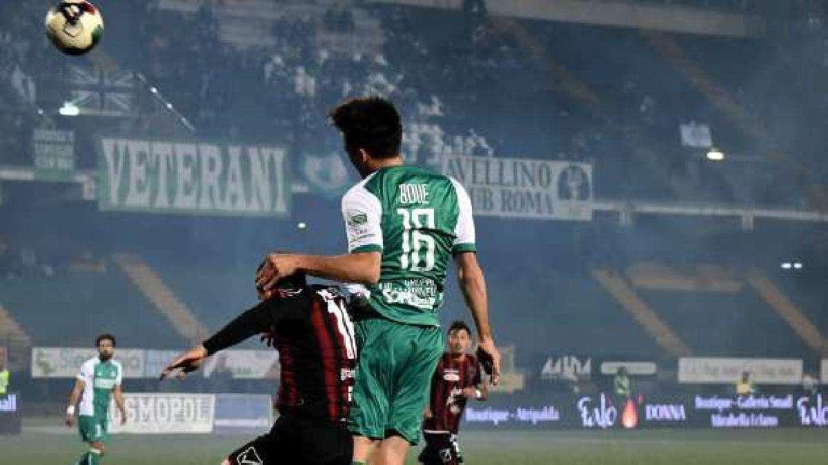Avellino, cominciata la sessione pomeridiana. Unico assente Bove che ha lasciato il ritiro