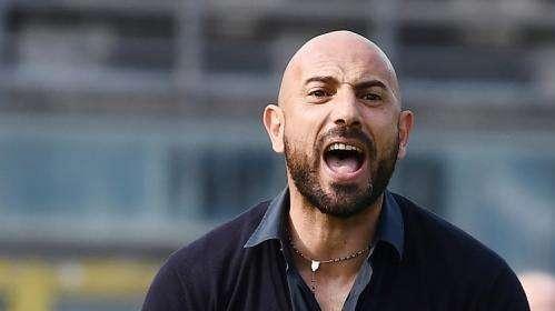 Carpi, Calabro: "Domani in campo con determinazione o l'Avellino ci mangia. Mbakobu vorrebbe esserci ma..."