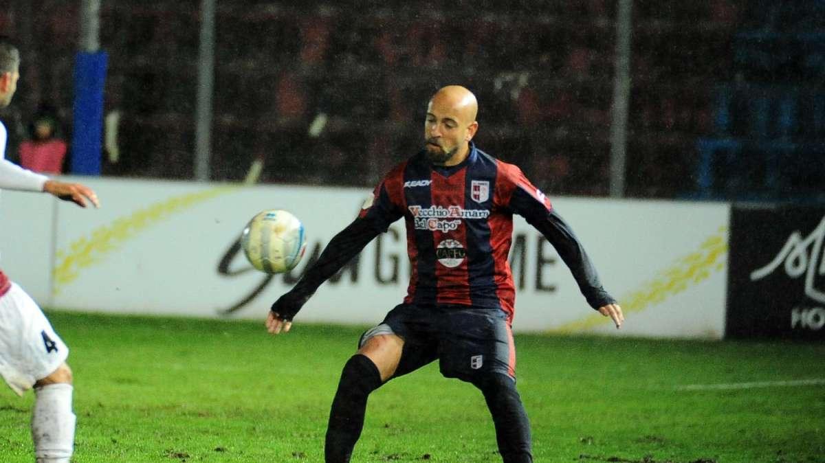 Corsa a due per sostituire Parisi, Cardamone si allena con Capuano