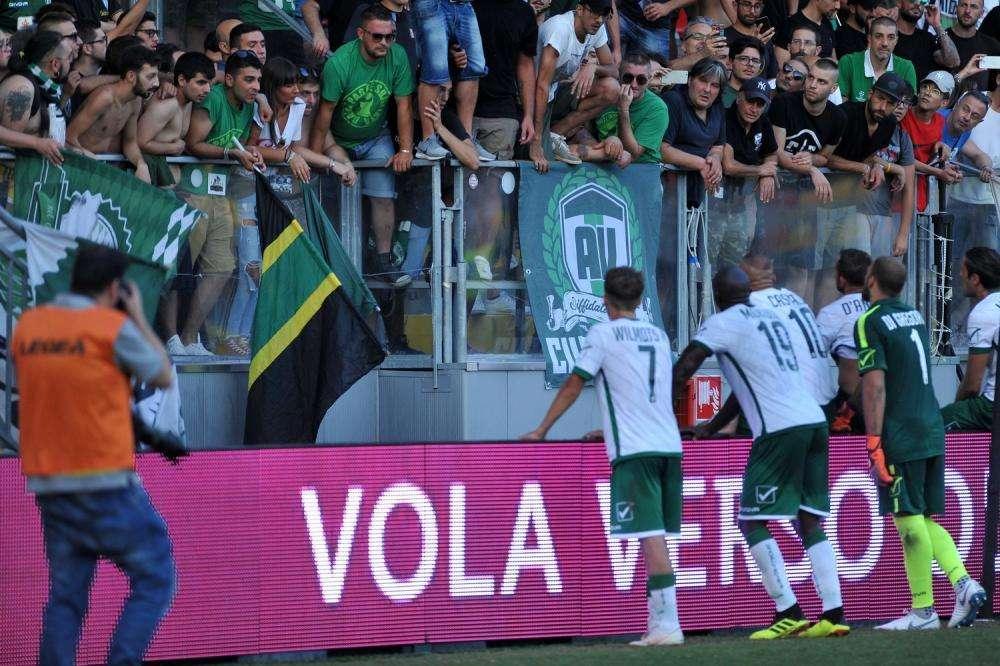 Ariano Irpino Day 6 - L'Avellino coccolato dai suoi tifosi, out Kawaya per infortunio