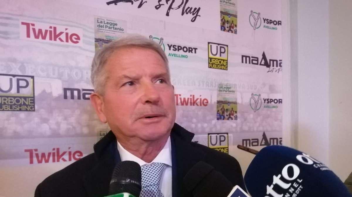 Selvaggi: "Ad Avellino era sempre dura giocare. La stella dei lupi tornerà presto a risplendere nelle serie che gli competono. Nel 1973 ero ormai dei lupi, poi saltò tutto"