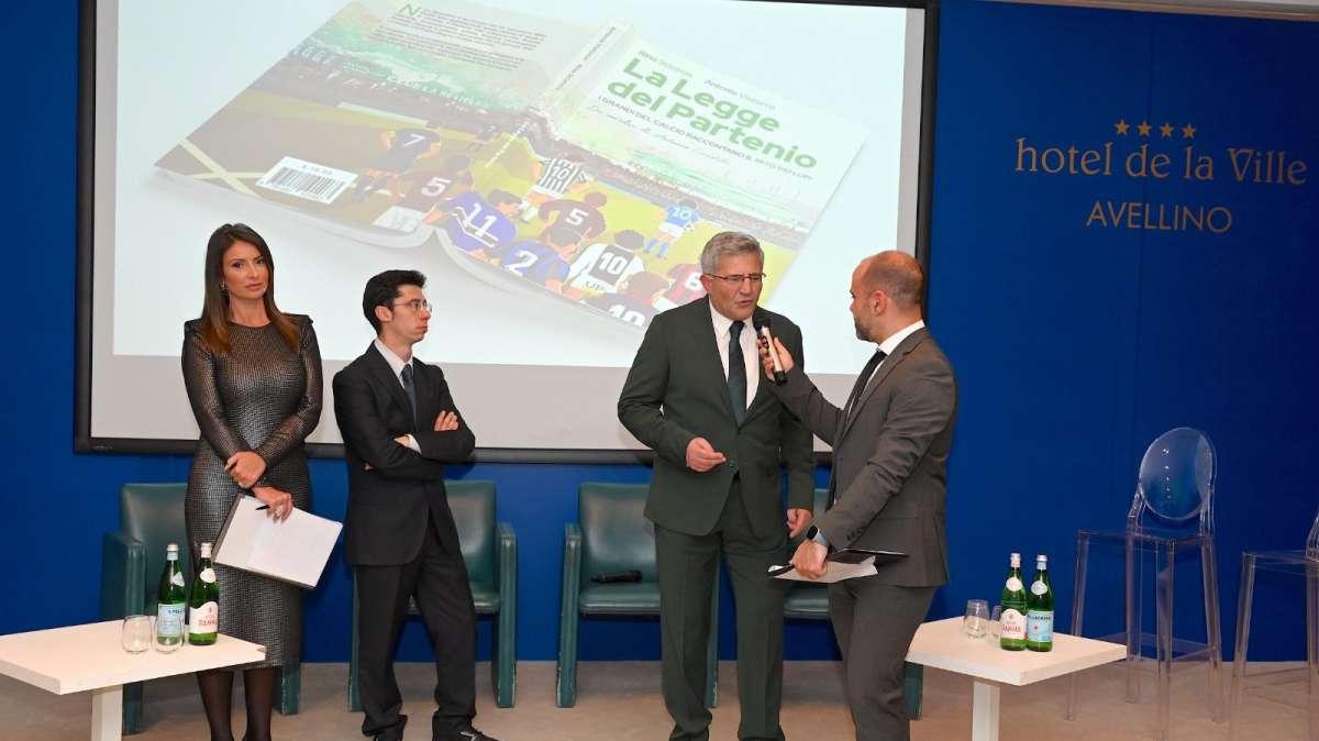 Mercoledì 10 aprile la presentazione del libro "La Legge del Partenio" ad Atripalda. Tante leggende biancoverdi presenti