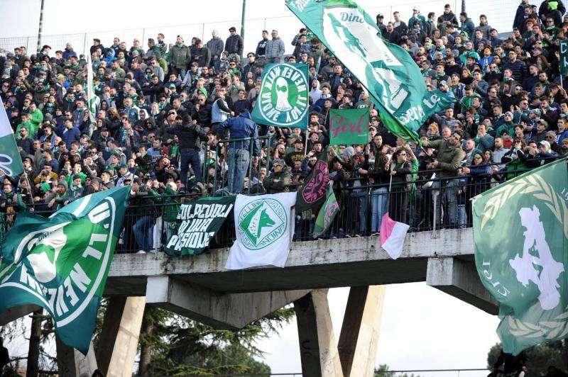 L'Avellino dura un quarto d'ora, poi la Ternana dilaga: al Liberati finisce 4-1