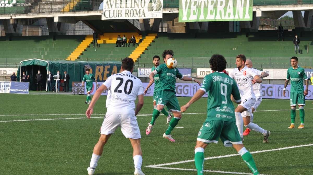 I commenti social commossi dei calciatori dell'Avellino: "Grazie a tutti. Ci riproveremo"