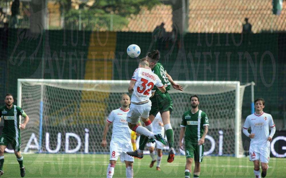 Palermo-Avellino 3-0, le pagelle: Morero deleterio, De Risio il migliore
