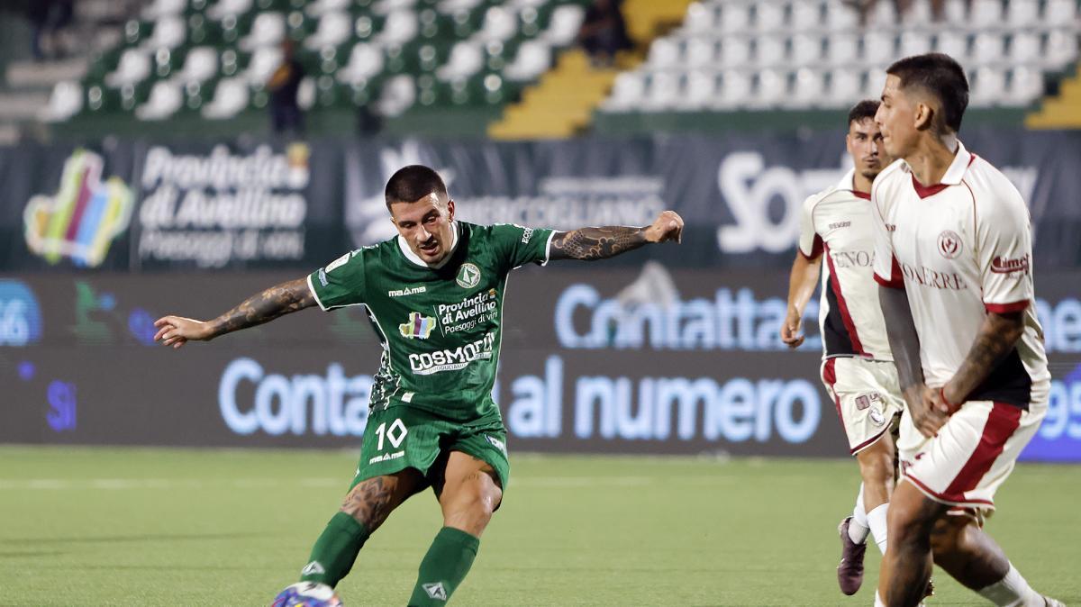 GdS: "Schiaffi alla Samp, l'Avellino affonda Corradi". Russo e Moruzzi su tutti