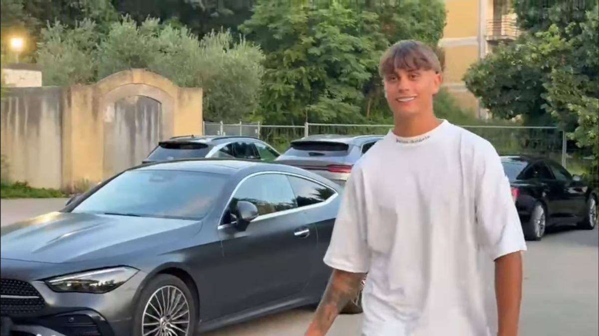 Martinelli è ad Avellino: "Ci vediamo presto allo stadio, forza Lupi"