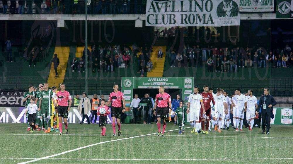 Avellino, differenziato per Vajushi, lavoro atletico per quattro