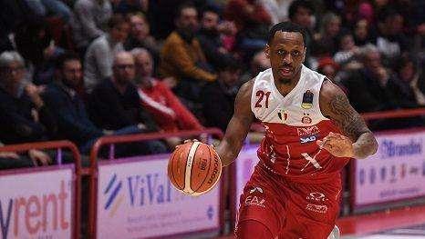 Milano-Avellino, polemiche per il gestaccio di Nunnally