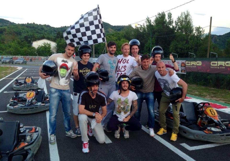 Lupi in pista: sfida sui Kart per Schiavon e compagni