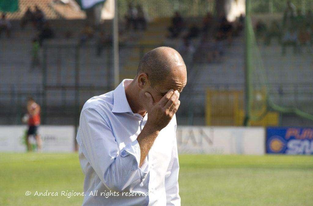 Danneggiata nella notte l'auto di mister Giovanni Bucaro