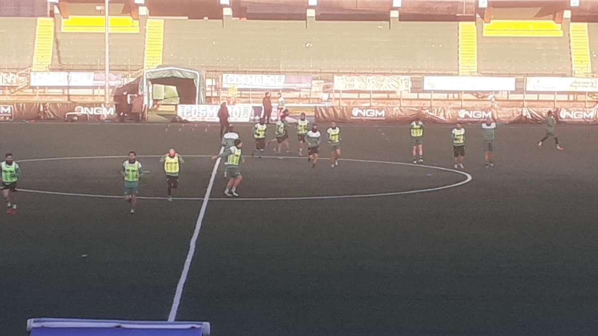 Allenamento mattutino: Kanoute col gruppo, differenziato per Maniero