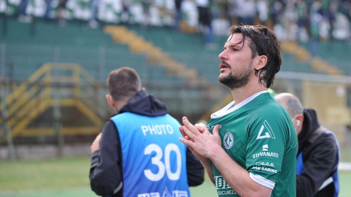 TS: "Della Latta firma il colpaccio del Padova. L'Avellino si arrende, ma esce tra gli applausi"