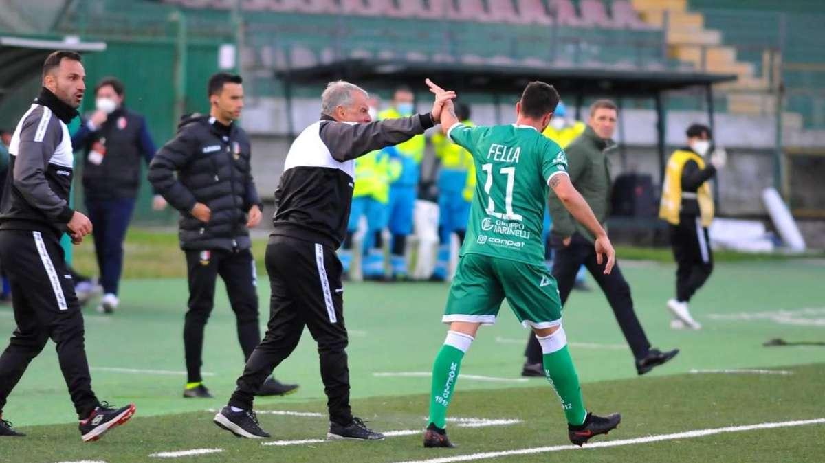 L'Avellino scivola a Vibo Valentia (2-0): Forte para un rigore, due legni e un assedio incompiuto