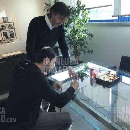 FOTO - Frattali firma con il Parma, a minuti il comunicato