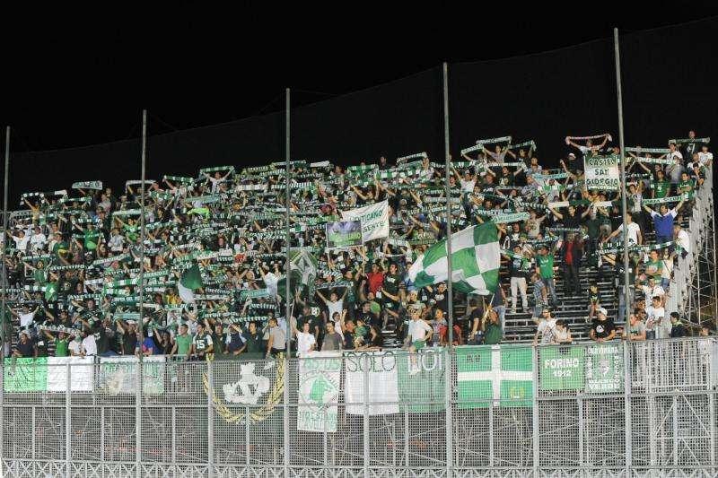Crisi senza fine per l'Avellino. Allo "Scida" il Crotone vince 2-0