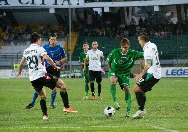 Schiavon: "Avere 10.000 tifosi è una marcia in più, in campo si sente il loro calore"