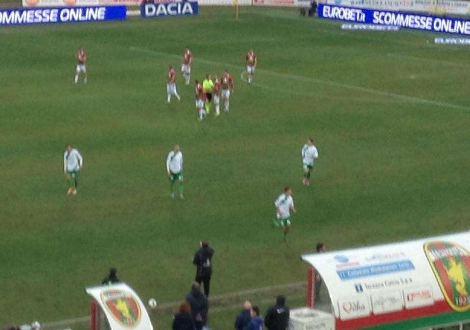 Ternana-Avellino 1-1, solo un super Brignoli ferma un grande Avellino