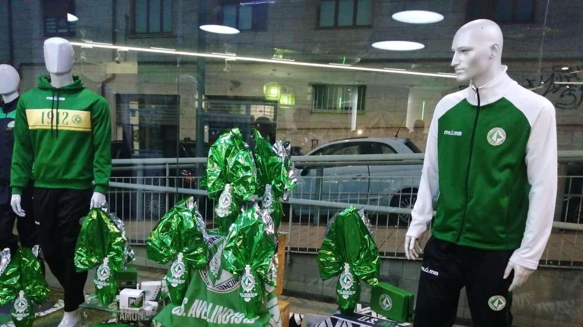 FOTOGALLERY - Pasqua biancoverde presso lo store ufficiale