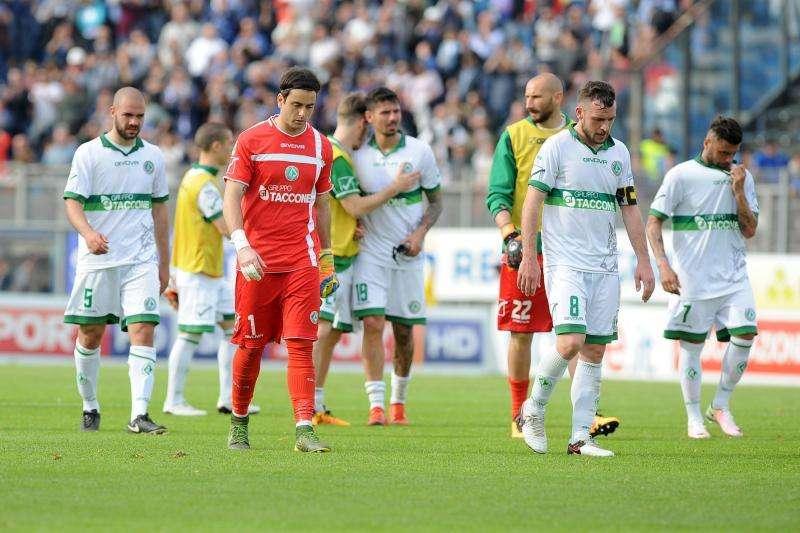Classifiche a confronto, Avellino ancora a -6