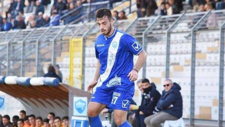 Avellino, seduta mattutina di allenamento: un altro centrocampista in prova