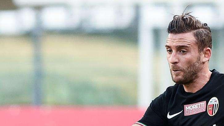 Ternana, Laverone: "Il mio gol all'Avellino liberatorio anche se sono stato bene. Novellino allenatore più difensivista"