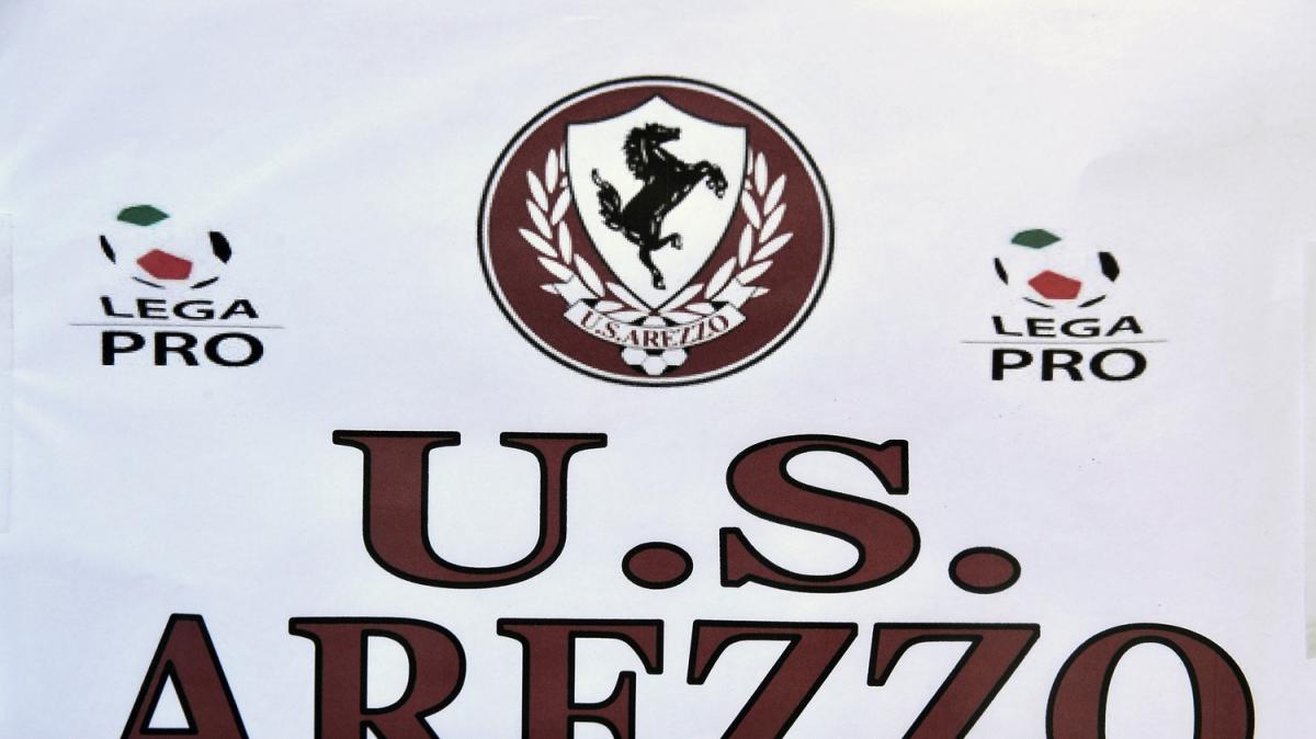 L'Arezzo rinforza la difesa con un ex biancoverde: è ufficiale